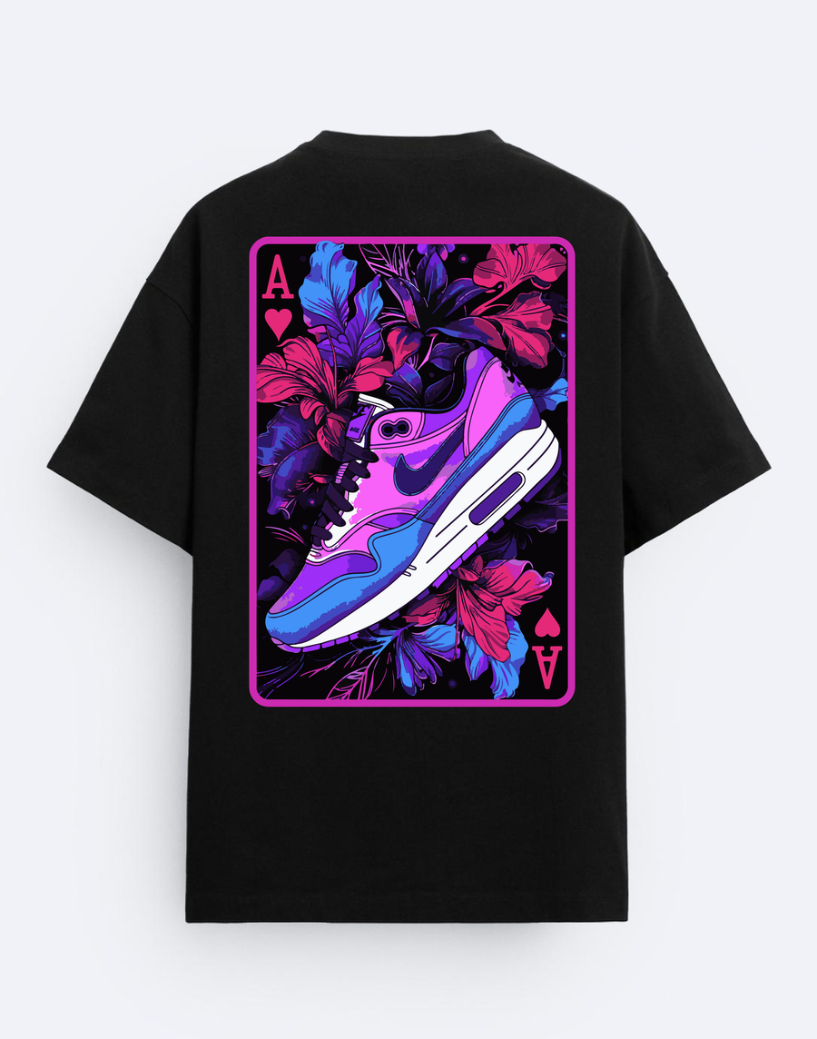Sneaker tee