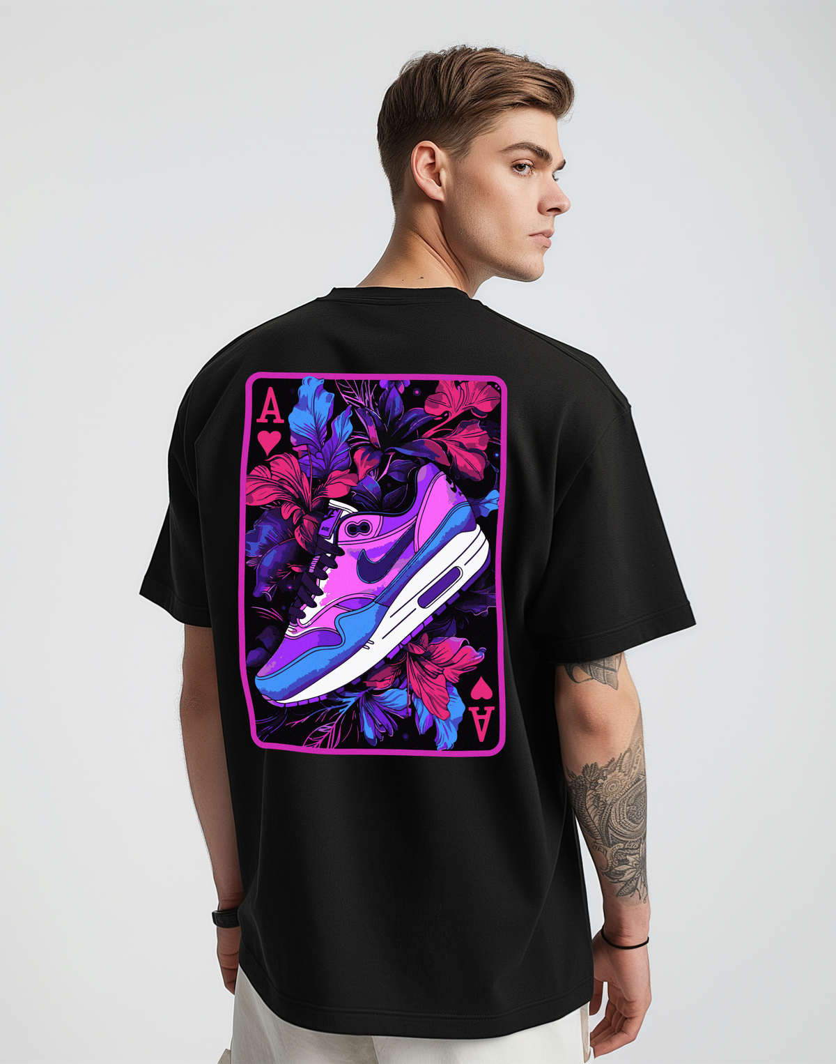 Sneaker tee